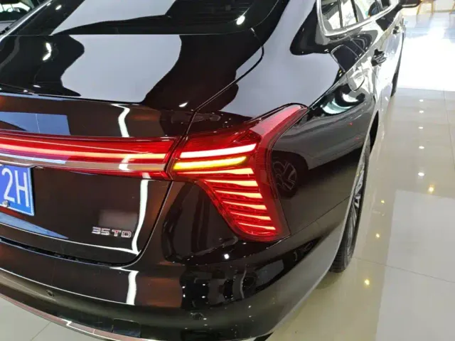 Hongqi H5 — Фото автомобиля 7