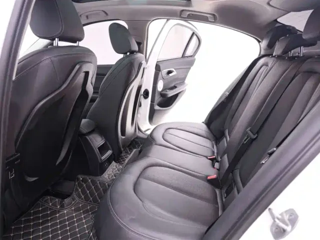 BMW 1 Series — Фото автомобиля 13
