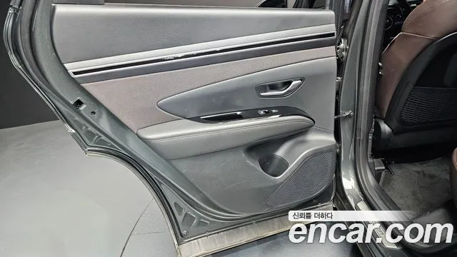 Hyundai Tucson Tucson (NX4) Бензин 1.6 турбо 2WD — Фото автомобиля 25