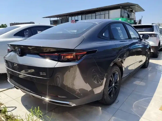 Changan Lamore — Фото автомобиля 6