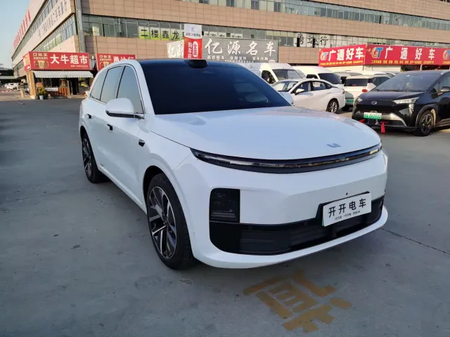 Li Auto L6 — Фото автомобиля 3