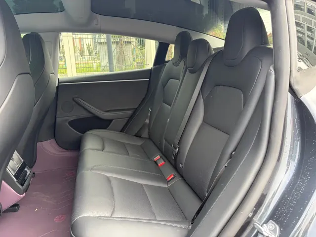 Tesla Model 3 — Фото автомобиля 9