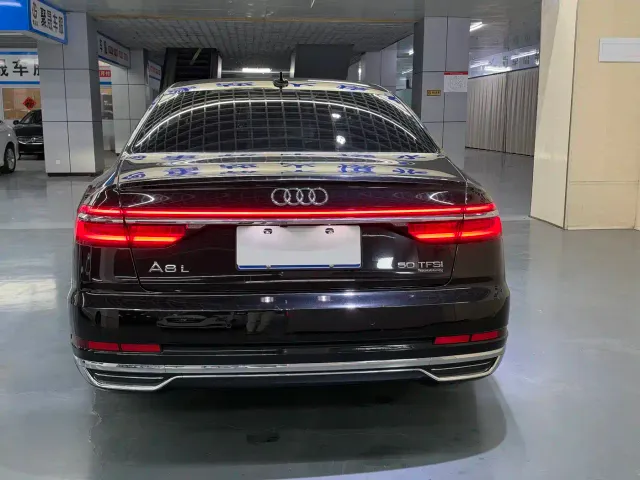 Audi A8 — Фото автомобиля 11