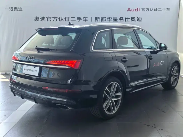 Audi Q7 — Фото автомобиля 18