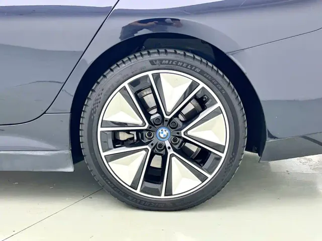 BMW i3 — Фото автомобиля 7