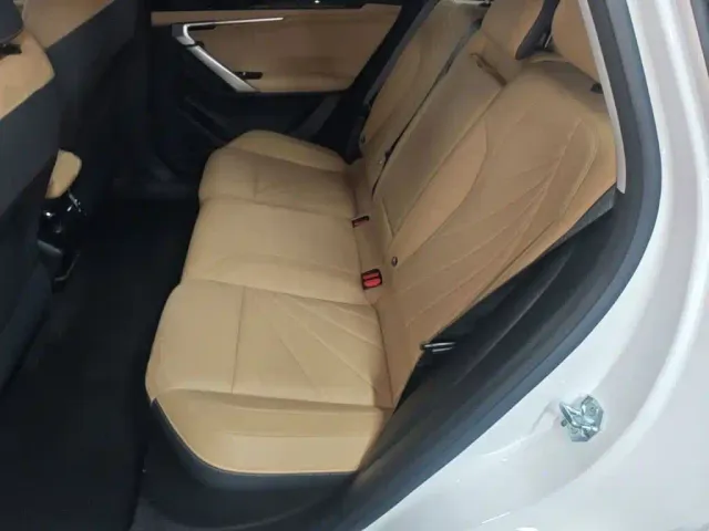 Geely Boyue L — Фото автомобиля 16