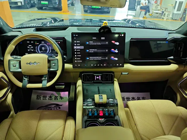 Fang Cheng Bao Leopard 8 2025 Zhiyong Flagship 7-Seater — Фото автомобиля 8