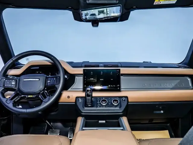 Land Rover Defender — Фото автомобиля 26