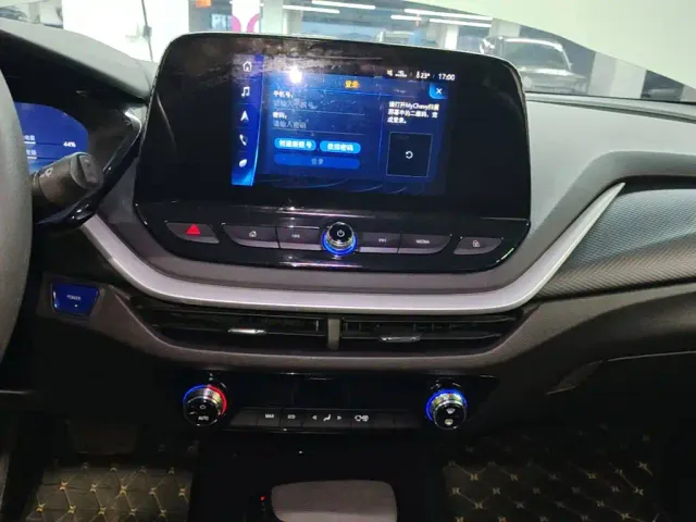 Chevrolet Menlo — Фото автомобиля 12