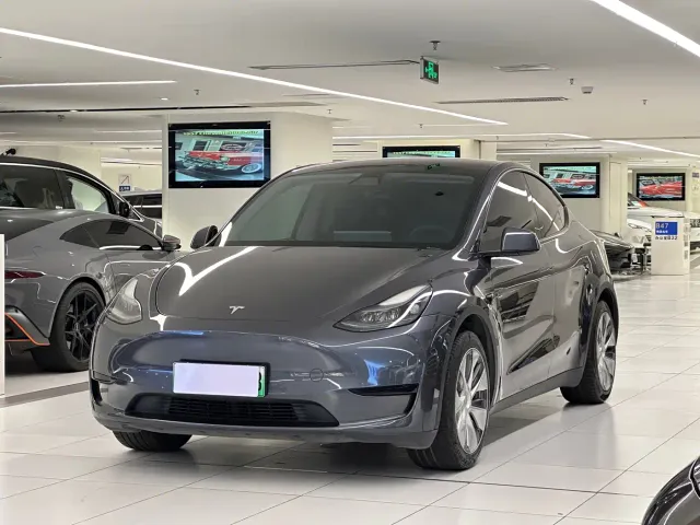 Фотография автомобиля — Tesla Model Y