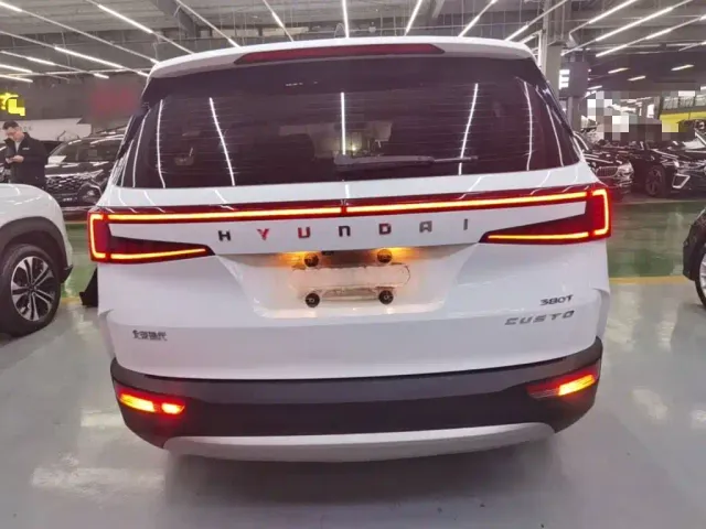 Hyundai Custo — Фото автомобиля 5