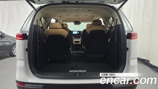 Kia Carnival 4th Gen — Фото автомобиля 23