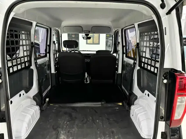 Wuling Zhiguang NEV — Фото автомобиля 7