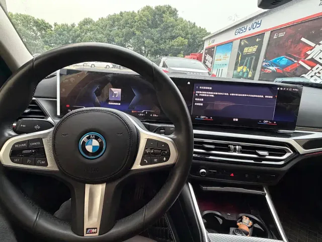 BMW i3 — Фото автомобиля 13