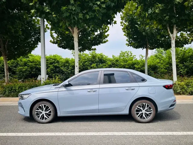 Geely Emgrand — Фото автомобиля 3