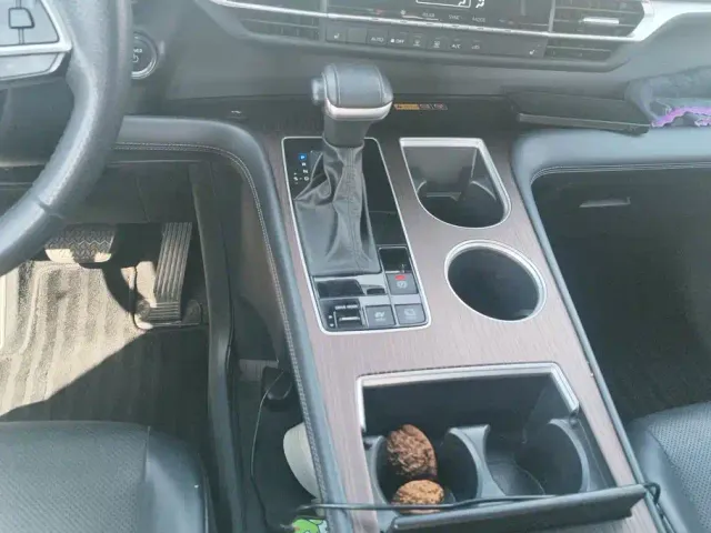 Toyota Granvia — Фото автомобиля 16