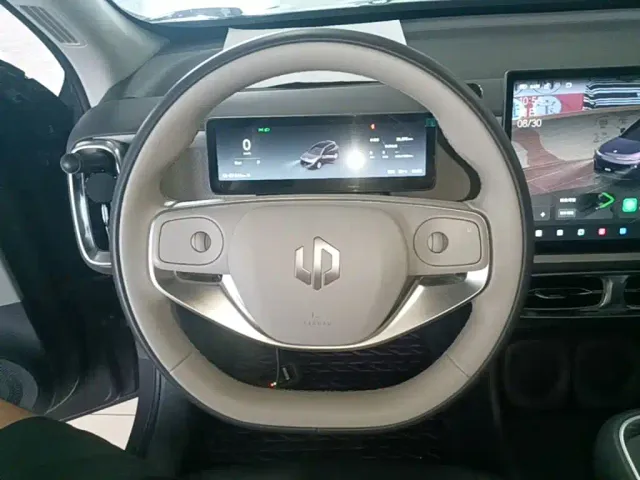 Leapmotor B10 — Фото автомобиля 9