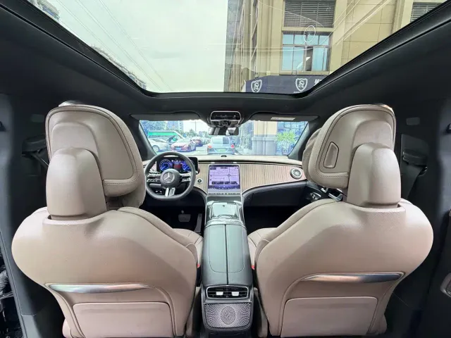 Mercedes-Benz EQE SUV — Фото автомобиля 8
