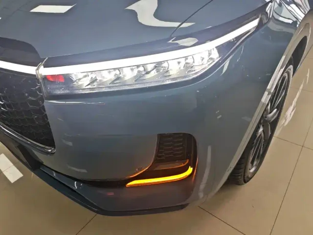 Li Auto ONE — Фото автомобиля 23