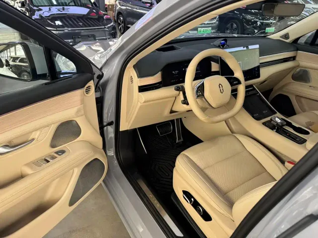 Aito M5 — Фото автомобиля 4