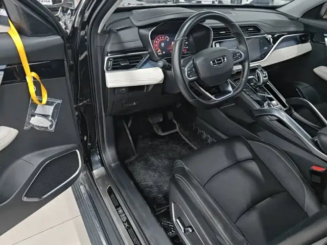 Geely Boyue — Фото автомобиля 15