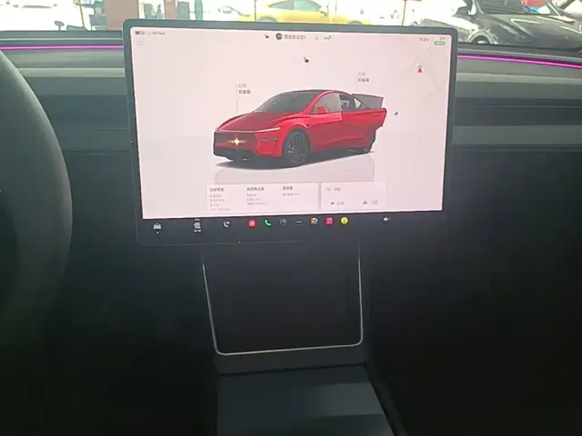 Tesla Model Y — Фото автомобиля 12