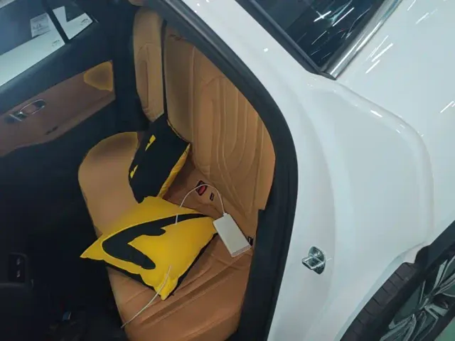 Geely Galaxy Starship 7 EM-i — Фото автомобиля 16