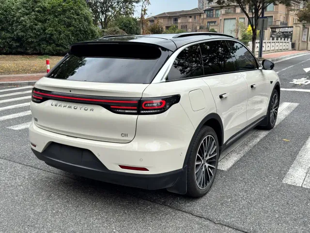 Leapmotor C11 — Фото автомобиля 7