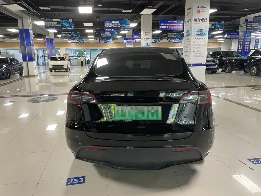 Tesla Model Y 2022 Facelift Long Range All-Wheel Drive Version — Фото автомобиля 4