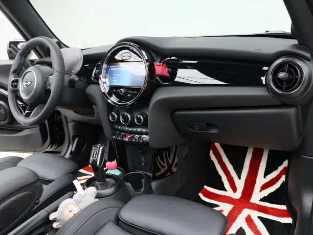 MINI Hatch — Фото автомобиля 19