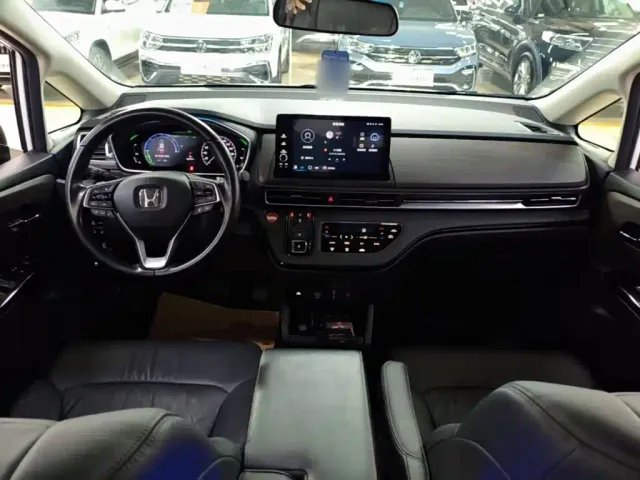 Honda Odyssey — Фото автомобиля 9