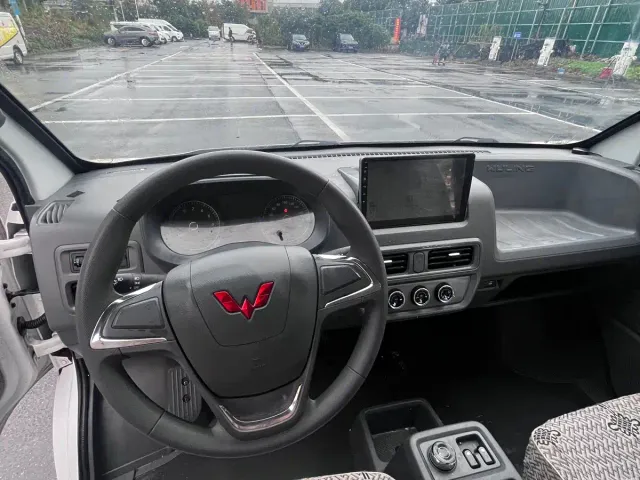Wuling Yangguang — Фото автомобиля 9