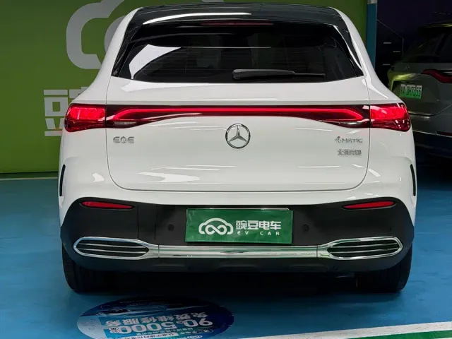 Mercedes-Benz EQE SUV — Фото автомобиля 19