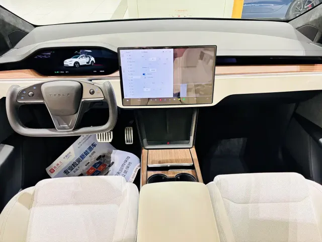Tesla Model X 2023 Dual Motor All-Wheel Drive Edition — Фото автомобиля 15