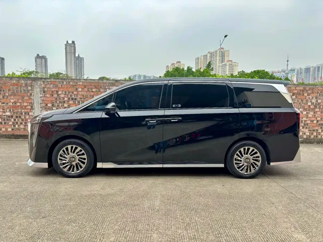GAC Trumpchi M8 — Фото автомобиля 7
