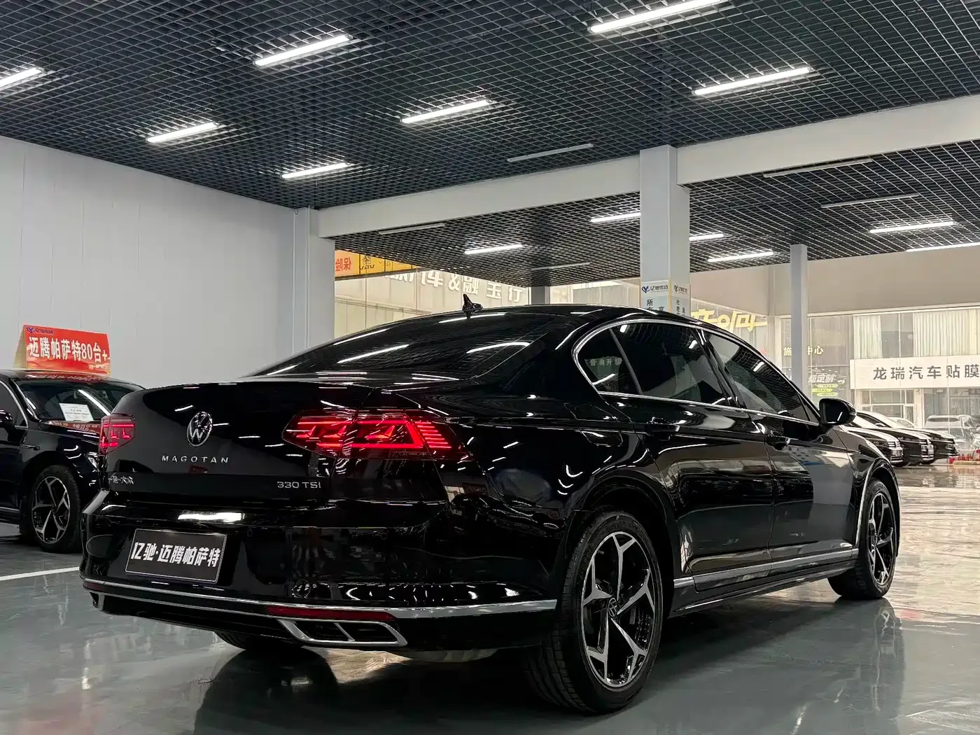 Volkswagen Magotan 2025 Facelift Public Edition 330TSI DSG Luxury — Фото автомобиля 9