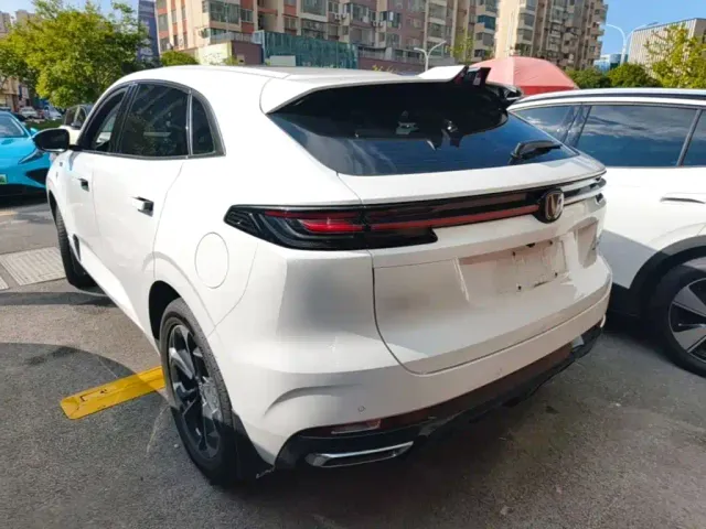 Changan UNI-K iDD — Фото автомобиля 4