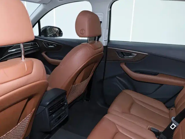 Audi Q7 — Фото автомобиля 23