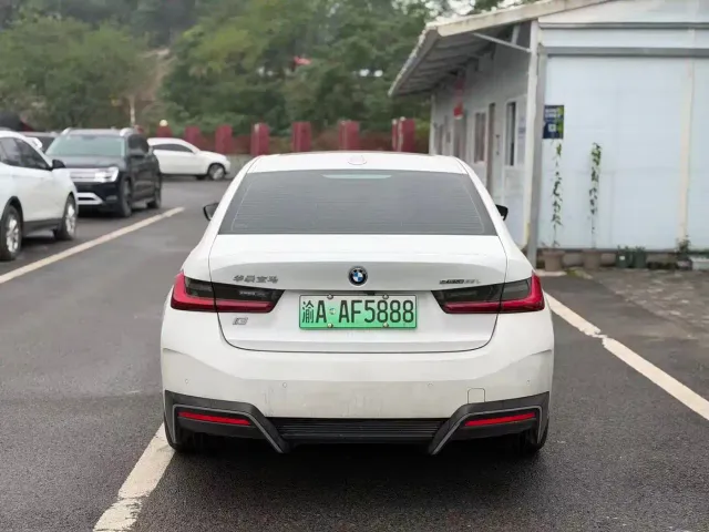 BMW i3 — Фото автомобиля 8