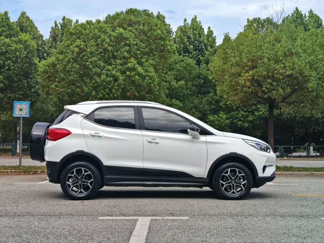 BYD Yuan Pro — Фото автомобиля 8