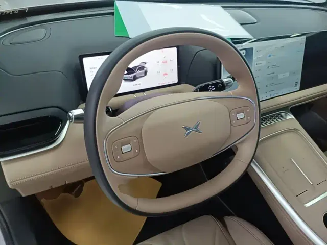 Xpeng G9 — Фото автомобиля 10