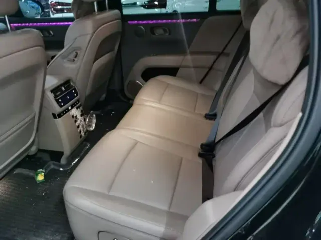 Li Auto Li Auto i6 2025 2WD Base Model — Фото автомобиля 16
