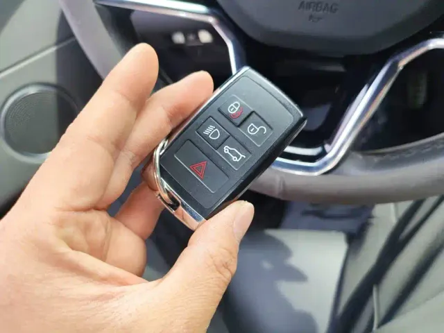 Land Rover Discovery Sport — Фото автомобиля 16