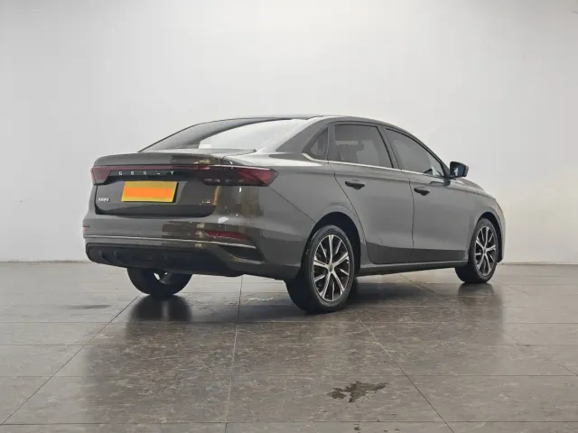 Geely Emgrand — Фото автомобиля 3