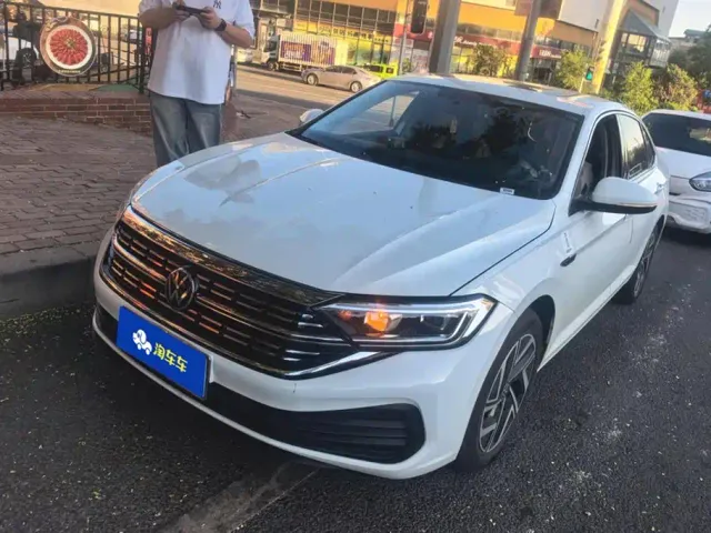Фотография автомобиля — Volkswagen Sagitar