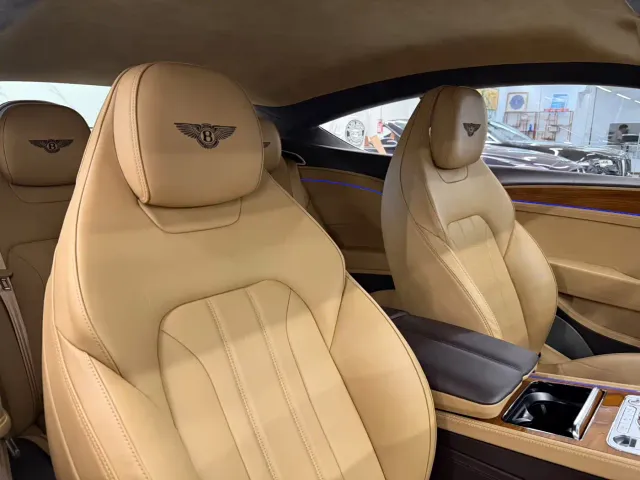 Bentley Continental — Фото автомобиля 13