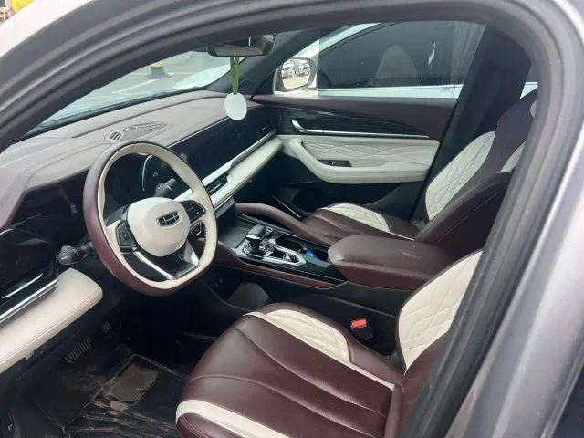 Geely Xingyue L — Фото автомобиля 4