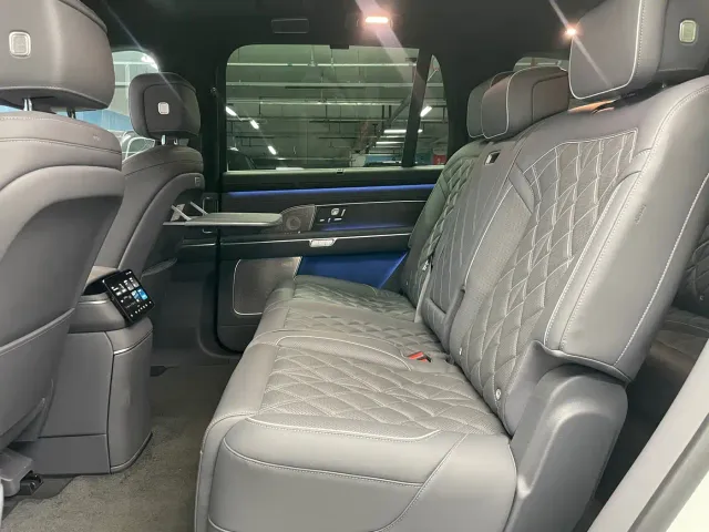 Nio ES8 — Фото автомобиля 13