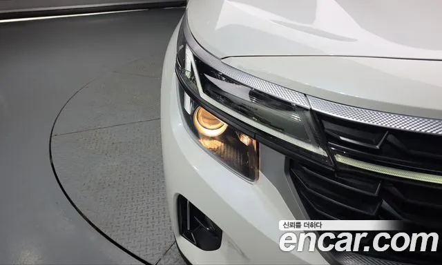 Kia Seltos — Фото автомобиля 7