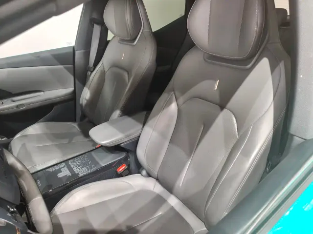 Lynk & Co Z20 — Фото автомобиля 18